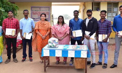 வேலைவாய்ப்பு, தொழில்நெறி மையத்தில் பயிற்சி பெற்ற5 பேர் போலீஸ் சப்-இன்ஸ்பெக்டர் பணியிடங்களுக்கு தேர்வுகலெக்டர் ஸ்ரேயா சிங் சான்றிதழ் வழங்கினார்