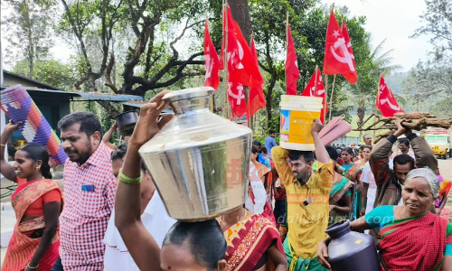 பழுதடைந்த சாலையை சீரமைக்ககோரிகொல்லிமலையில் மலைவாழ் மக்கள் காத்திருப்பு போராட்டம்