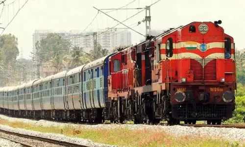 ரெயிலில் பெண்கள் பெட்டியில் பயணித்த 5,100 பேர் பிடிபட்டனர் - ரூ.6.71 லட்சம் அபராதம் விதிப்பு