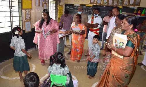 கபிலர்மலை ஊராட்சி ஒன்றியத்தில்அரசு பள்ளிகள், அங்கன்வாடி மையங்களில் கலெக்டர் ஆய்வு