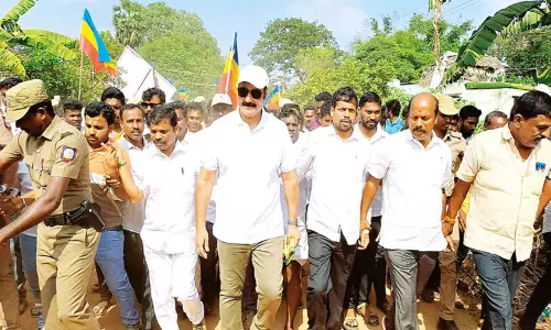 என்.எல்.சி. நிர்வாகத்தை தனியாரிடம் ஒப்படைக்கவே 25 ஆயிரம் ஏக்கர் விளைநிலத்தை கையகப்படுத்த முயற்சி - அன்புமணி ராமதாஸ் என்.எல்.சி. நிர்வாகத்தை தனியாரிடம் ஒப்படைக்கவே 25 ஆயிரம் ஏக்கர் விளைநிலத்தை கையகப்படுத்த முயற்சி - அன்புமணி ராமதாஸ்