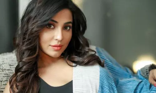 தவறான முடிவு எடுத்து வருந்தும் பார்வதி நாயர் தவறான முடிவு எடுத்து வருந்தும் பார்வதி நாயர்