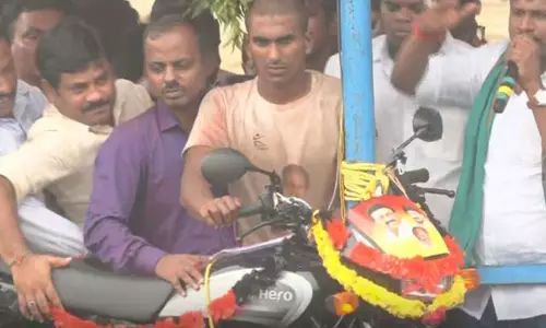 தச்சங்குறிச்சி ஜல்லிக்கட்டு நிறைவு - 17 காளைகளை பிடித்த வீரருக்கு முதல் பரிசு...!