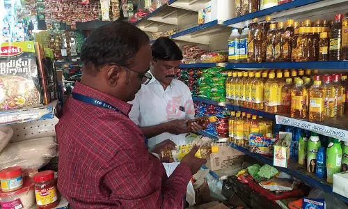 காலாவதியான உணவு, இறைச்சி பறிமுதல்