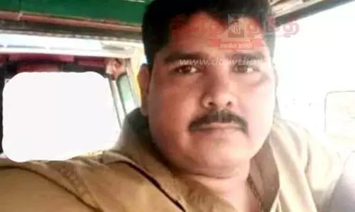 ஆட்டோ கவிழ்ந்து டிரைவர் சாவு