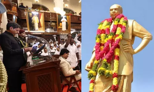 பெருந்தலைவர் காமராஜர் பெயரை வாசிக்க மறுத்த கவர்னர் ஆர்.என்.ரவி பெருந்தலைவர் காமராஜர் பெயரை வாசிக்க மறுத்த கவர்னர் ஆர்.என்.ரவி
