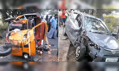 கல்பாக்கம் அருகே கார்-ஷேர்ஆட்டோ நேருக்கு நேர் மோதல்; 2 பேர் சாவு