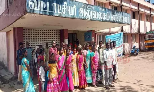 மலைவாழ் கிராமங்களில்  ஆதார் கார்டை புதுப்பிக்க சிறப்பு முகாம் -கிராம மக்கள் வலியுறுத்தல்