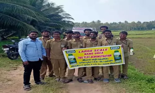 நானோ யூரியா உர பயன்பாட்டின் நன்மைகள் குறித்து விவசாயிகளுக்கு வேளாண்மை கல்லூரி மாணவர்கள் விழிப்புணர்வு