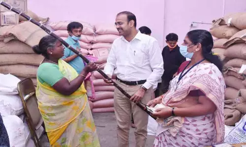 கோவை ரேஷன் கடைகளில் கலெக்டர் ஆய்வு