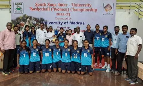 சென்னை பல்கலைக்கழகம் கோப்பையை வென்றது