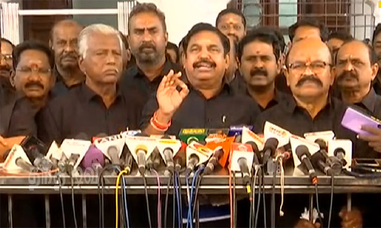 சட்டப்பேரவையில் இருந்து அதிமுக உறுப்பினர்கள் வெளிநடப்பு : பெண் காவலருக்கே பாதுகாப்பு இல்லை  - எடப்பாடி பழனிசாமி குற்றச்சாட்டு