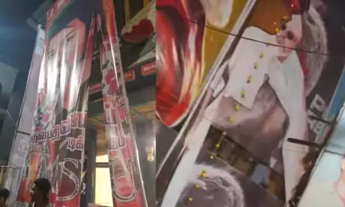 வாரிசு-துணிவு பேனர்கள் கிழிப்பு...! தடியடி நடத்தி ரசிகர்களை விரட்டியடித்த போலீசார்