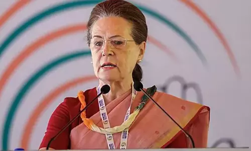 காங்கிரஸ் முன்னாள் தலைவர் சோனியா காந்தி மருத்துவமனையில் இருந்து வீடு திரும்பினார் காங்கிரஸ் முன்னாள் தலைவர் சோனியா காந்தி மருத்துவமனையில் இருந்து வீடு திரும்பினார்