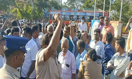சி.எஸ்.ஐ. திருமண்டலத்தை பிரிக்க எதிர்ப்பு தெரிவித்து ஆர்ப்பாட்டம்