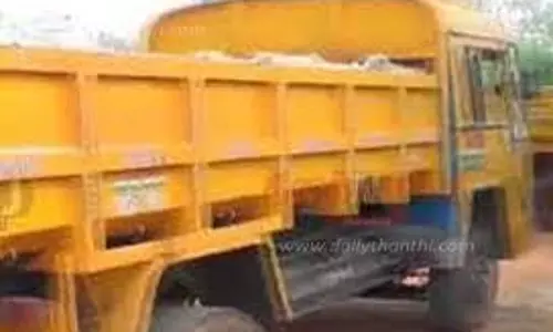 சூளை மண் கடத்திய லாரி பறிமுதல்