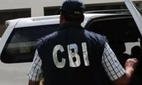 இந்திய உணவு கழக ஊழல் விவகாரம்: 50 இடங்களில் சி.பி.ஐ. சோதனை - துணை பொதுமேலாளர் கைது