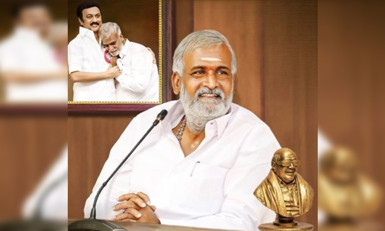 சென்னை மண்டலத்தைச் சேர்ந்த கோவில் பணியாளர்களுக்கு புத்தாடைகள் - அமைச்சர் சேகர்பாபு வழங்கினார்