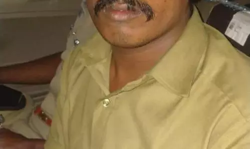 சோலார் அருகே துப்பட்டாவால் காதல் மனைவியின்கழுத்தை இறுக்கி கொல்ல முயற்சி; டிரைவர் கைது சோலார் அருகே துப்பட்டாவால் காதல் மனைவியின்கழுத்தை இறுக்கி கொல்ல முயற்சி; டிரைவர் கைது