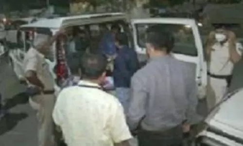 மேற்கு வங்காளத்தில் வருமானவரி சோதனை: பல்வேறு நிறுவனங்களில் ரூ.11 கோடி பறிமுதல்