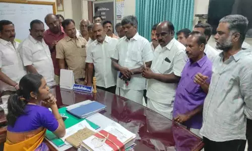 பலூன் திருவிழாவிற்கு நுழைவு கட்டணம் வசூலிக்க கூடாது