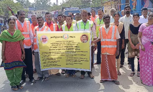 சாலை பாதுகாப்பு விழிப்புணர்வு ஊர்வலம் சாலை பாதுகாப்பு விழிப்புணர்வு ஊர்வலம்