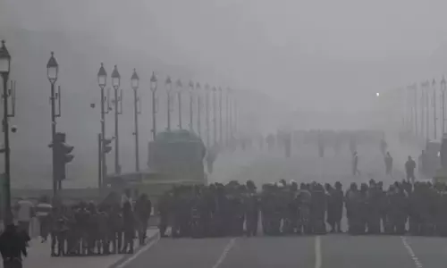 கடும் குளிரிலும் குடியரசு தின அணிவகுப்பு ஒத்திகை மேற்கொண்ட ராணுவ வீரர்கள்...!