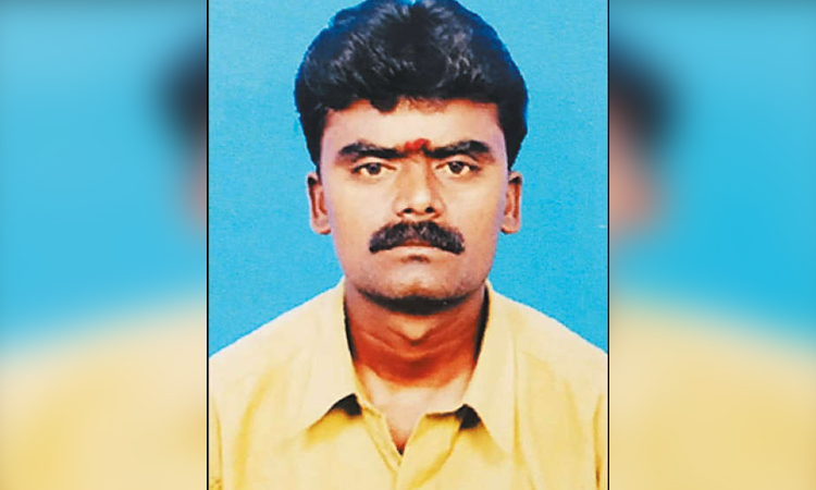 அச்சரப்பாக்கம் அருகே கார் மோதி தூய்மை பணியாளர் சாவு