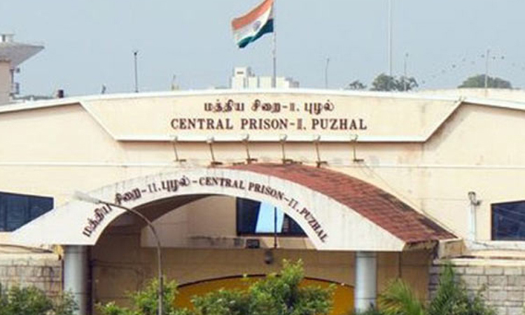 3 மணி நேரம் நடந்தது புழல் சிறையில் போலீசார் அதிரடி சோதனை - கைதிகளிடம் எதுவும் சிக்கவில்லை