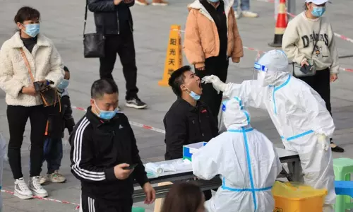 சீனாவில் கடந்த 30 நாட்களில் 60 ஆயிரம் பேர் கொரோனாவால் உயிரிழப்பு...!