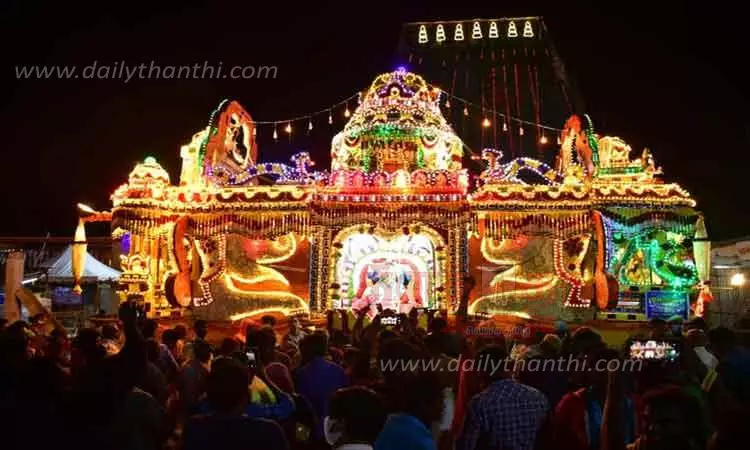 பாரியூர் கொண்டத்து காளியம்மன் மலர் பல்லக்கு ஊர்வலம்; திரளான பக்தர்கள் தரிசனம் பாரியூர் கொண்டத்து காளியம்மன் மலர் பல்லக்கு ஊர்வலம்; திரளான பக்தர்கள் தரிசனம்