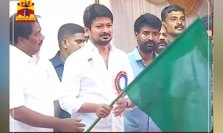 ஜல்லிக்கட்டு போட்டி தொடக்கம் ஜல்லிக்கட்டு போட்டி தொடக்கம்