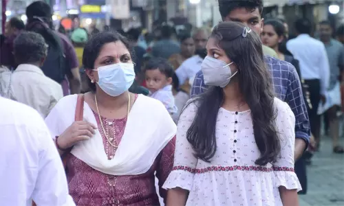 கேரளாவில் பொது இடங்களில் முகக் கவசம் அணிவது கட்டாயம் - மாநில அரசு கேரளாவில் பொது இடங்களில் முகக் கவசம் அணிவது கட்டாயம் - மாநில அரசு