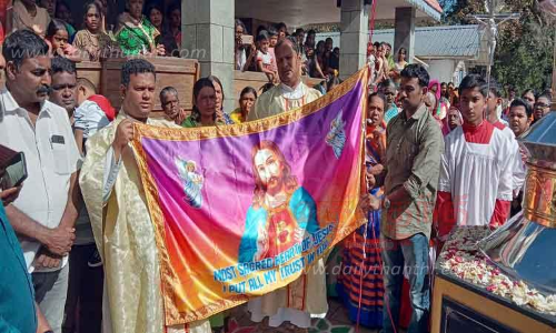 தூயஇருதய தேவாலயத்தில் கொடியேற்றம்