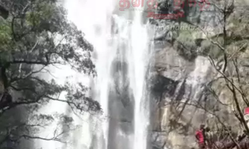 கொல்லிமலையில் குவிந்த சுற்றுலா பயணிகள்