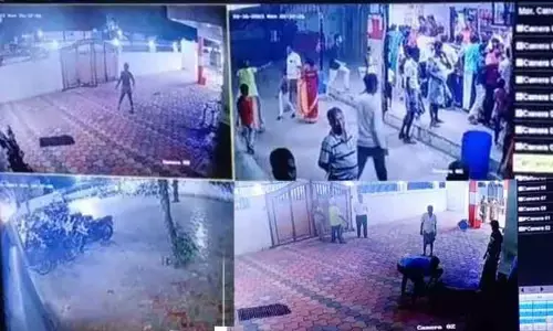 துணிவு படம் ஓடிய  தியேட்டருக்குள் திடீரென புகுந்த ஆசாமி - பைக், நாற்காலிகளை அடித்து நொறுக்கி அட்டகாசம்