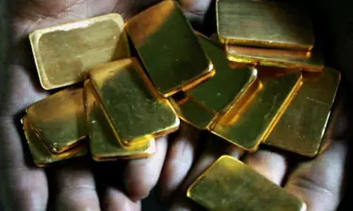 ஓய்வு பெற்ற ரெயில்வே அதிகாரியிடம் கூடுதலாக ரூ.36 லட்சம், ½ கிலோ தங்கம் பறிமுதல்: சி.பி.ஐ. நடவடிக்கை ஓய்வு பெற்ற ரெயில்வே அதிகாரியிடம் கூடுதலாக ரூ.36 லட்சம், ½ கிலோ தங்கம் பறிமுதல்: சி.பி.ஐ. நடவடிக்கை