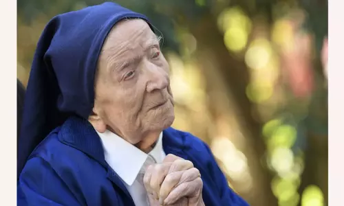 கொரோனாவில் உயிர் பிழைத்து சாதனை படைத்த உலகின் வயதான பெண் மரணம்..!!