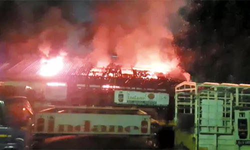 அம்பத்தூர் தொழிற்பேட்டையில் கியாஸ் ஏஜென்சி அலுவலகத்தில் தீ விபத்து