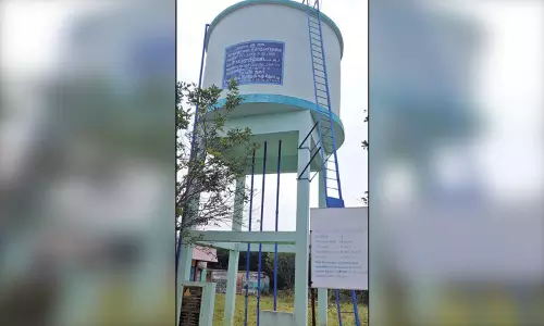 காட்சி பொருளாக மாறிய மேல்நிலை குடிநீர் தேக்க தொட்டி - பயன்பாட்டுக்கு கொண்டுவர பொதுமக்கள் கோரிக்கை