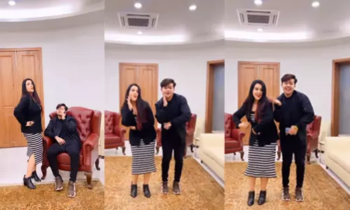 அரசு பங்களாவில் நடிகருடன் துணை முதல்-மந்திரி மனைவி நடனம்; எதிர்க்கட்சி கடும் கண்டனம் அரசு பங்களாவில் நடிகருடன் துணை முதல்-மந்திரி மனைவி நடனம்; எதிர்க்கட்சி கடும் கண்டனம்