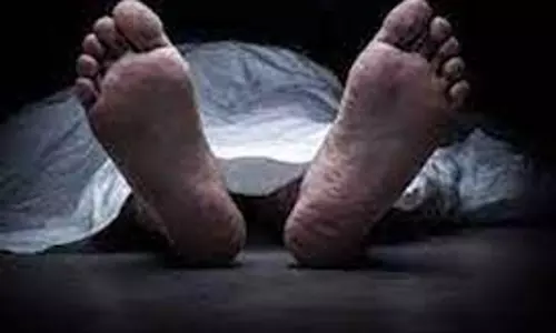 அடையாளம் தெரியாத ஆண் பிணம் அடையாளம் தெரியாத ஆண் பிணம்