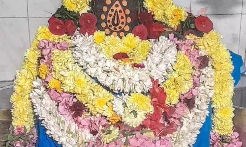 பிரதோஷத்தையொட்டிசிவன் கோவில்களில் சிறப்பு பூஜை