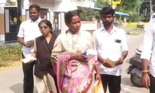 மாணவி ஸ்ரீமதியின் செல்போன் சிபிசிஐடி அலுவலகத்தில் ஒப்படைப்பு...!