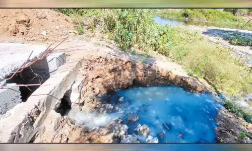 தினத்தந்தி செய்தி எதிரொலி; நந்தியாற்றில் கழிவுநீர் கலப்பது தொடர்பாக நகராட்சிக்கு நோட்டீஸ் - பொதுப்பணித்துறை நடவடிக்கை