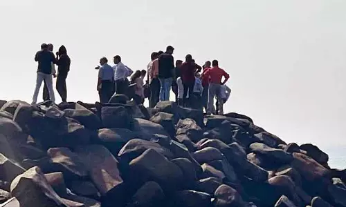 மாயமான வழக்கில் திடீர் திருப்பம்: எம்.பி.பி.எஸ். மாணவியை கொலை செய்ததாக உயிர்காக்கும் வீரர் வாக்குமூலம் மாயமான வழக்கில் திடீர் திருப்பம்: எம்.பி.பி.எஸ். மாணவியை கொலை செய்ததாக உயிர்காக்கும் வீரர் வாக்குமூலம்