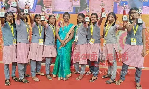 மூலைக்கரைப்பட்டி அரசு மேல்நிலைப்பள்ளி மாணவிகள் சாதனை