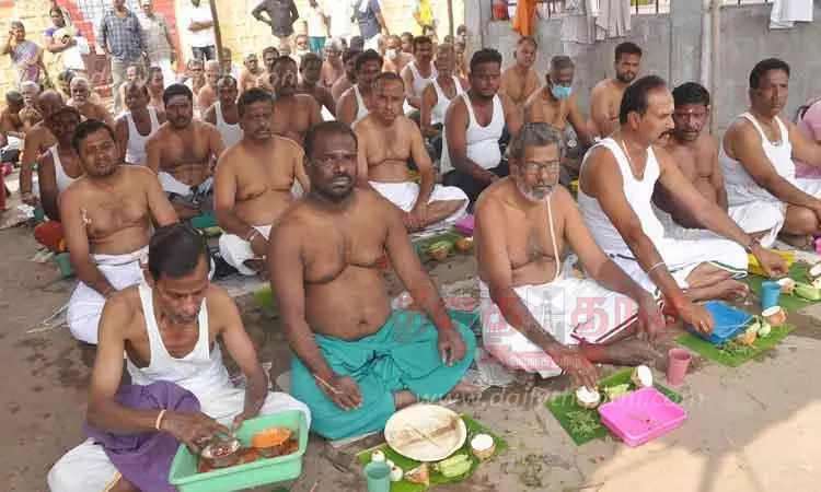 தை அமாவாசையையொட்டிஈரோட்டில் முன்னோர்களுக்கு திதி கொடுத்து வழிபாடு