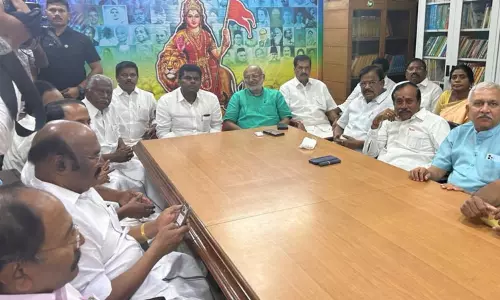 கூட்டணியா...? தனித்து போட்டியா...? - அண்ணாமலையுடன் ஈபிஎஸ் தரப்பு சந்திப்பு...! கூட்டணியா...? தனித்து போட்டியா...? - அண்ணாமலையுடன் ஈபிஎஸ் தரப்பு சந்திப்பு...!