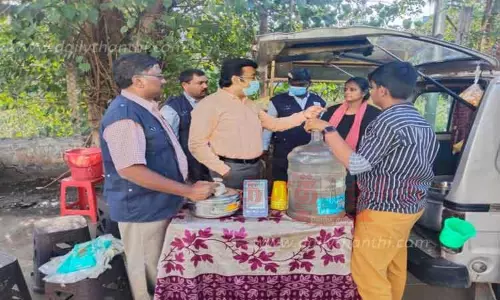 பிளாஸ்டிக் கவரில் சூடான உணவுகளை பார்சல் செய்த 31 கடைகளுக்கு அபராதம்